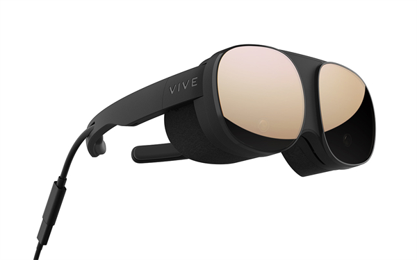 HTC最新VR眼镜近视眼也可裸眼享受  11月18日发售