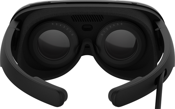 HTC最新VR眼镜近视眼也可裸眼享受  11月18日发售